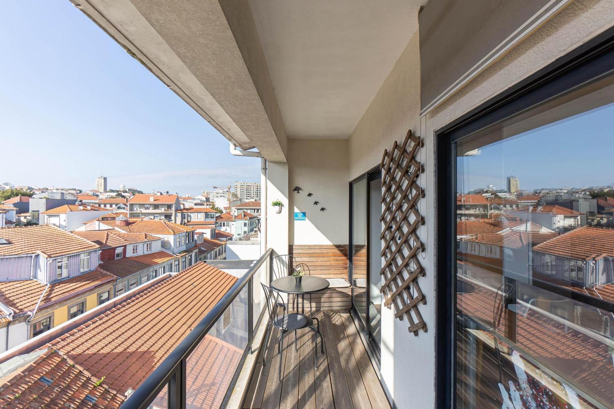 Top Floor Apartment With Sunny Balconies Porto Eksteriør billede